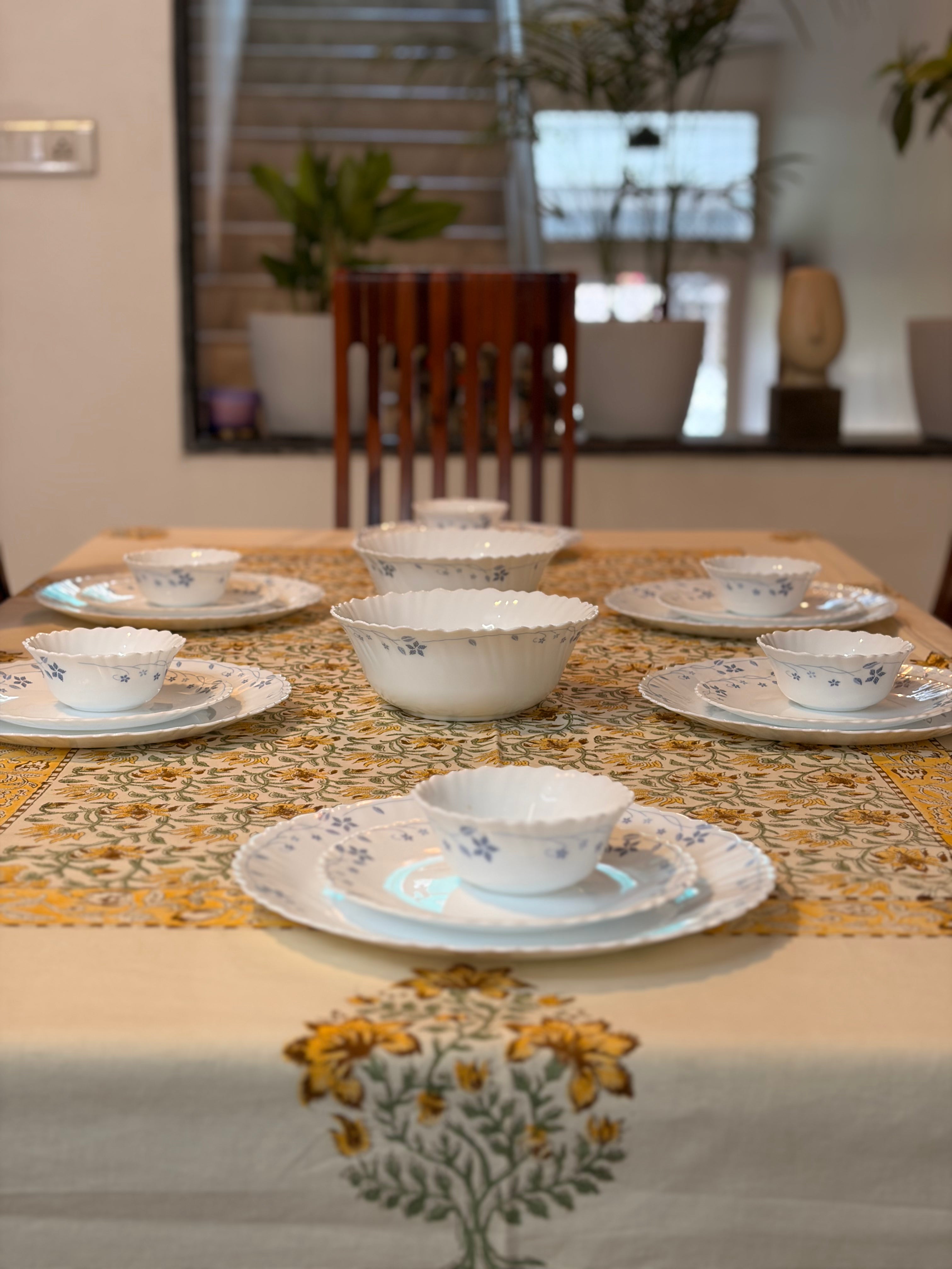 Sona Table Cover